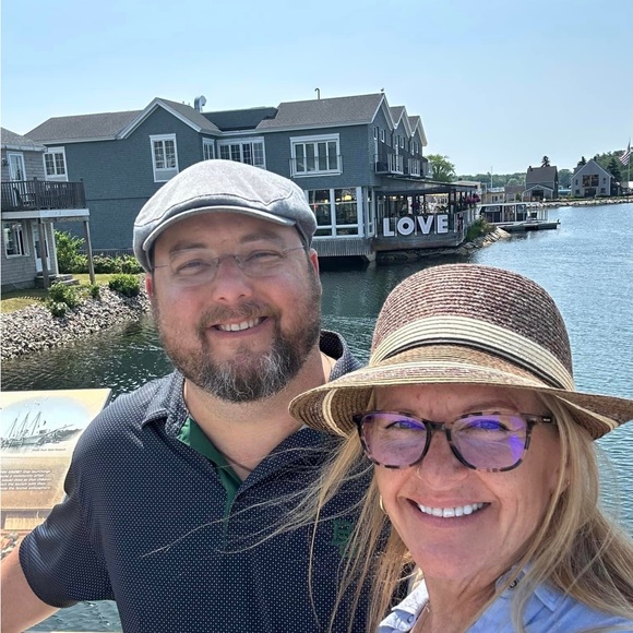 Meet your Posher, Jeff - Picture 1 of 3